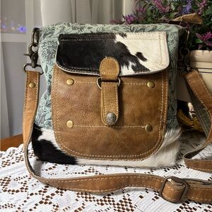 Myra Shoulder Bag